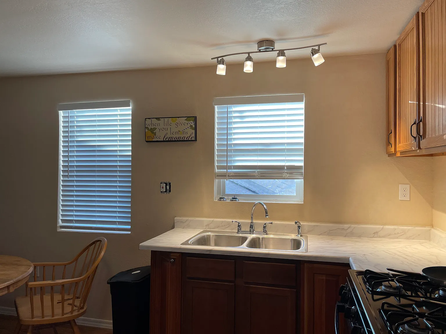 2 bed, $1,300 — Photo 3