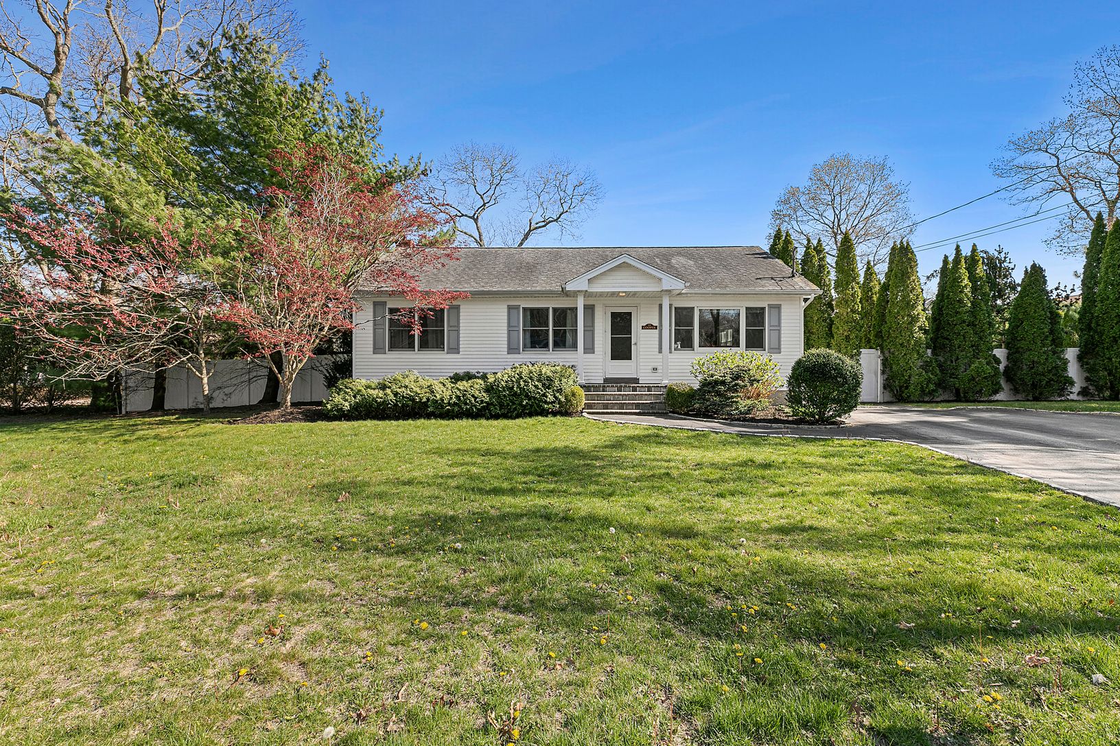 15 Atlantic Ave, Hampton Bays, NY 11946 Out East