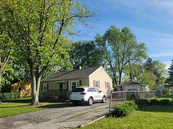 2nd image of 303 Birch St