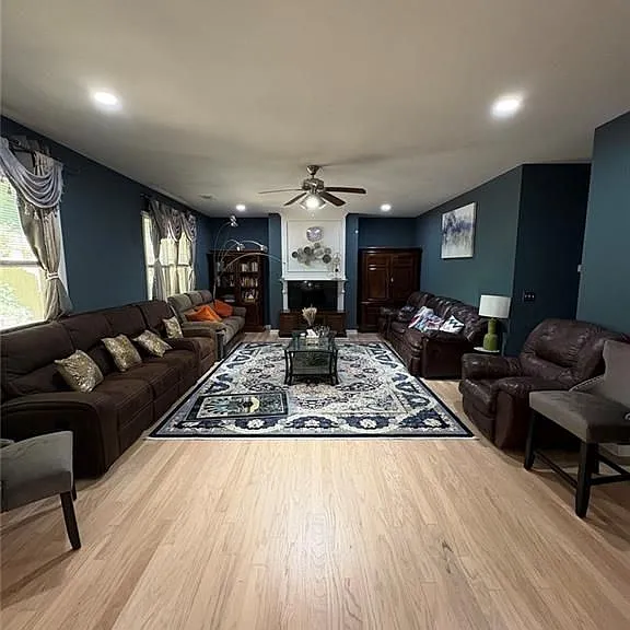 180 Village Green Ct #A — Photo 6