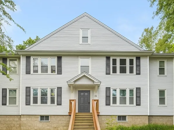 15 Circuit Ave E, Worcester, MA 01603