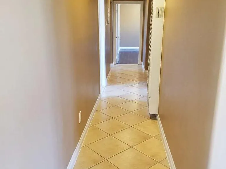 6107 S 10th Ave — Photo 9