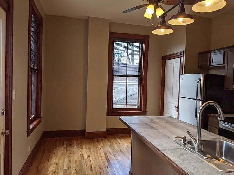 2221 Scott Blvd — Photo 2