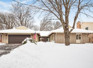 1132 Barberry Ct, Downers Grove, IL 60515