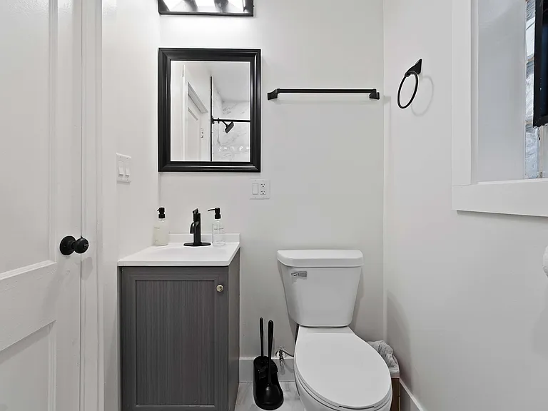 3307 Clinton Ave — Photo 16