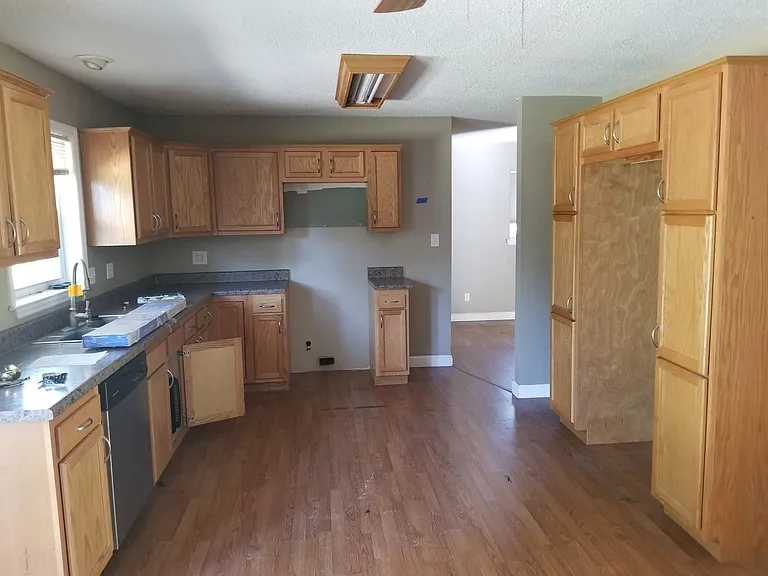 406 Montclair Blvd — Photo 2