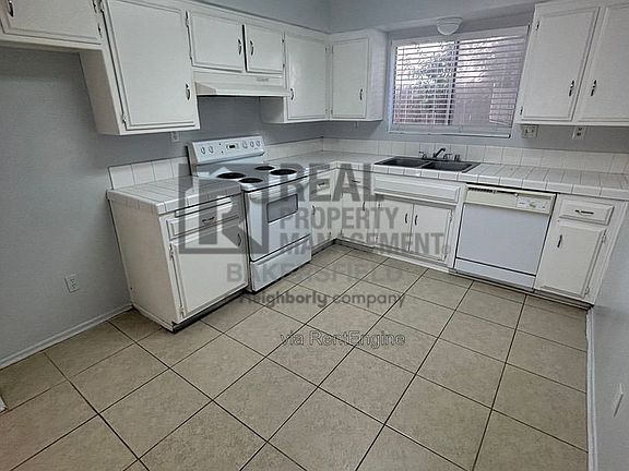 5th image of 3108 Stine Rd APT 10