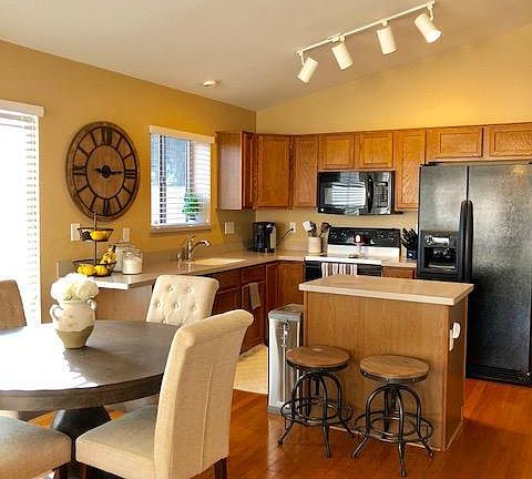 3rd image of 4842 E Melinda Ln