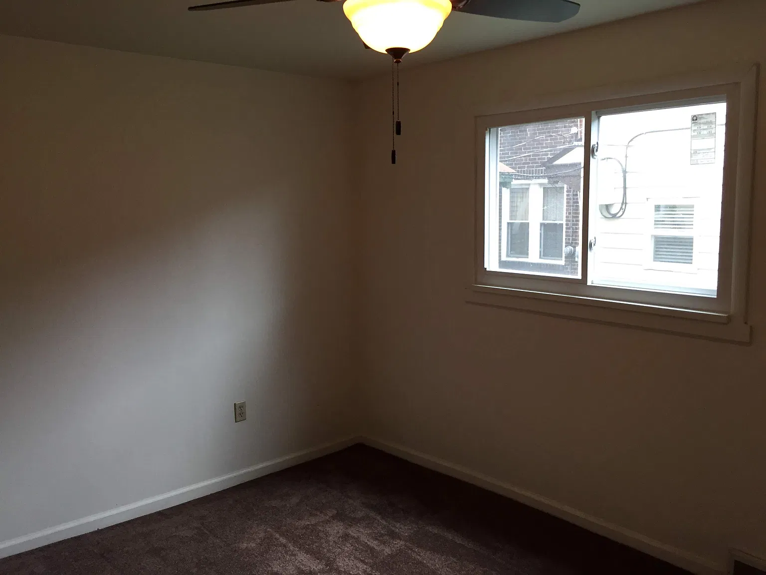 5 bed, 2500 sqft, $3,595 — Photo 2