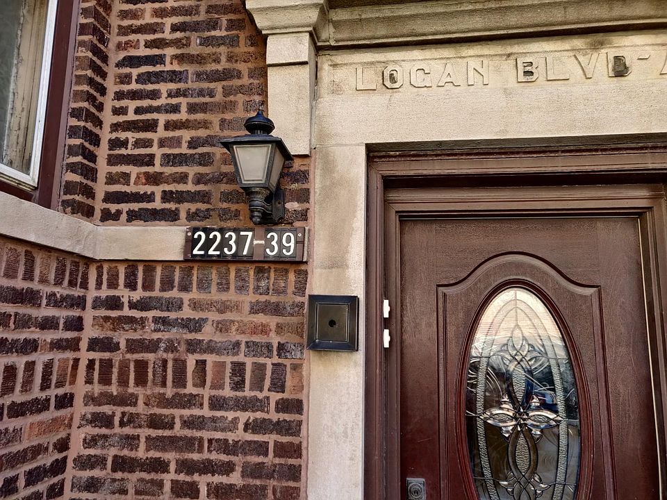 1st image of 2239 W Diversey Ave #2