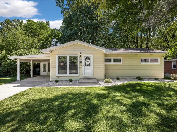 312 Crestwood Dr, Collinsville, IL 62234