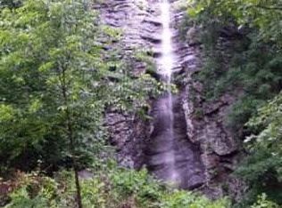 381 Mountain Meadow Cir, Franklin, NC 28734