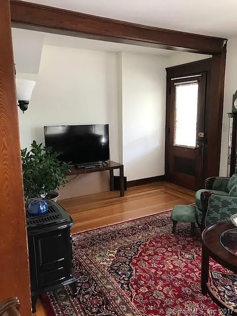 1st Floor Entry