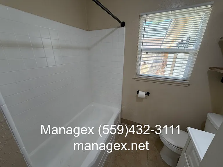 335 Oxford Ave — Photo 9
