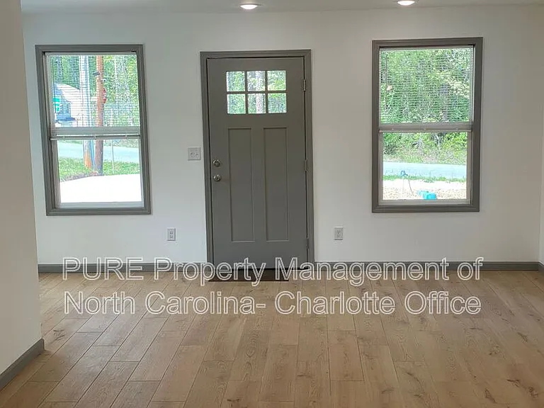 12025 Platon Ave — Photo 2