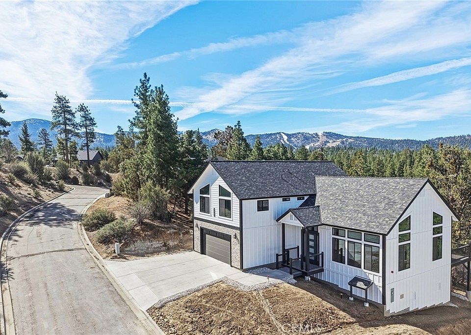 1st image of 445 Woodcreek Dr