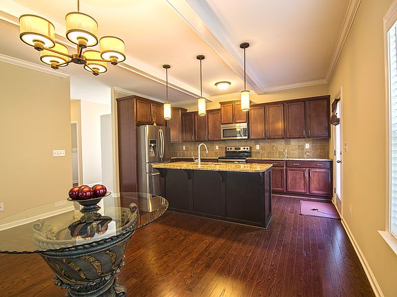 4th image of 4675 Yarrow St