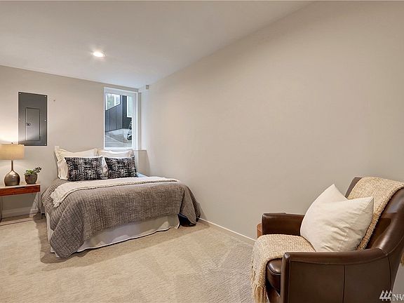 5th image of 115 27th Ave E #A