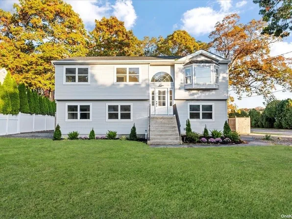 45 Forbes Street, Oakdale, NY 11769