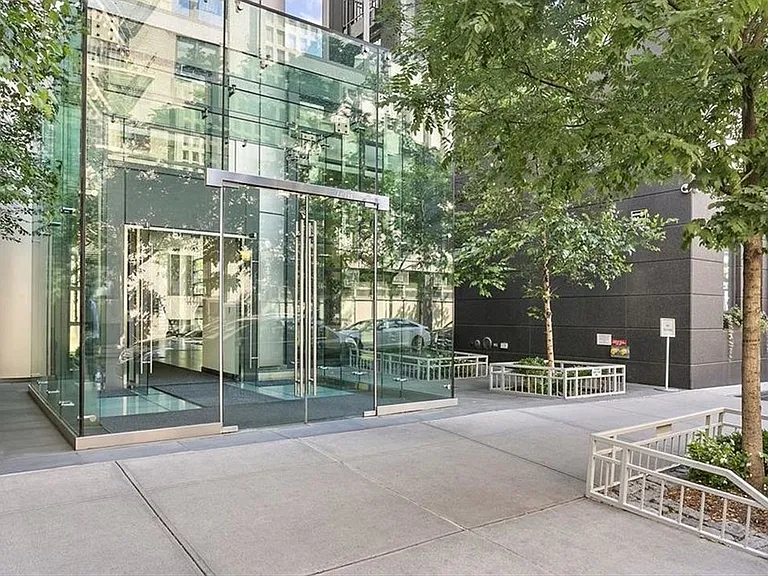 310 W 52nd St #5G — Photo 10