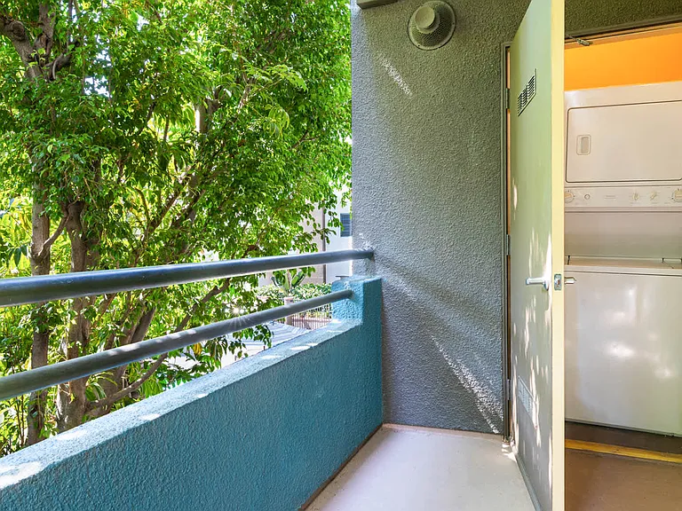 Balcony with Washer and Dryer