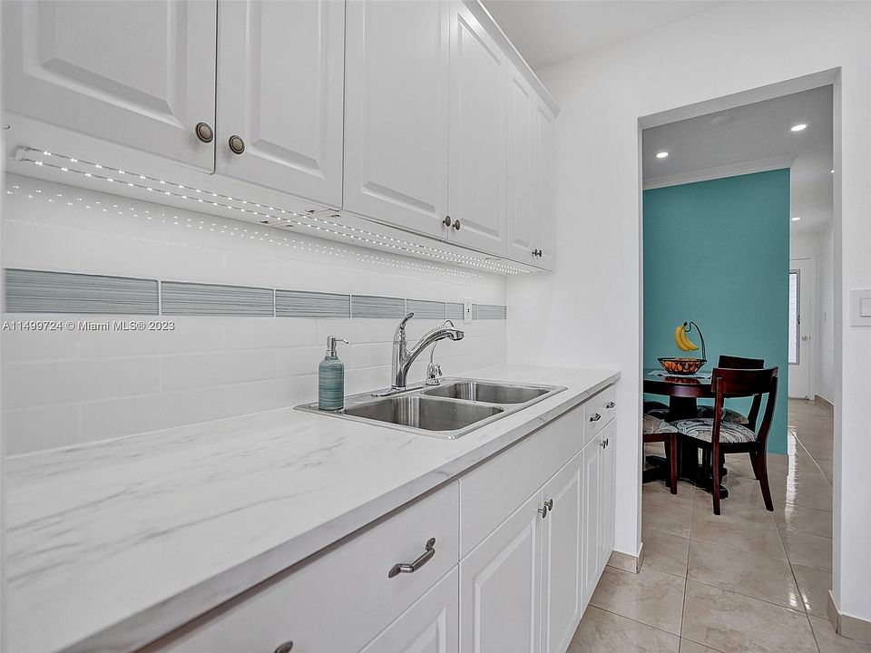 1st image of 17001 NE 13th Ave APT 310