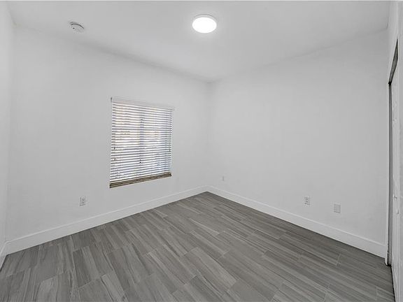 4th image of 8401 NW 107th Court #6-36