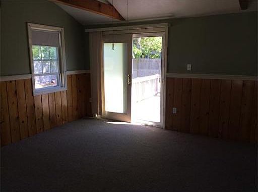 3rd image of 18 Boxberry Ln