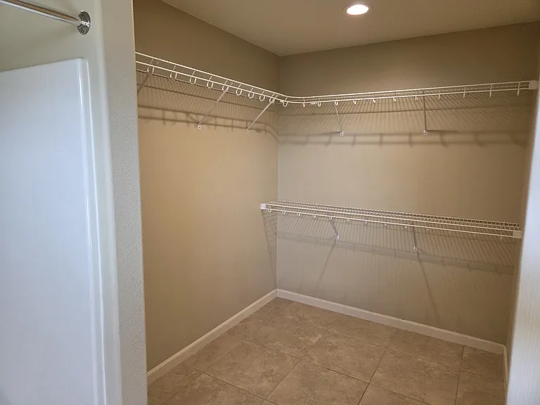 2400 N Ridgeview Ln #1 — Photo 12