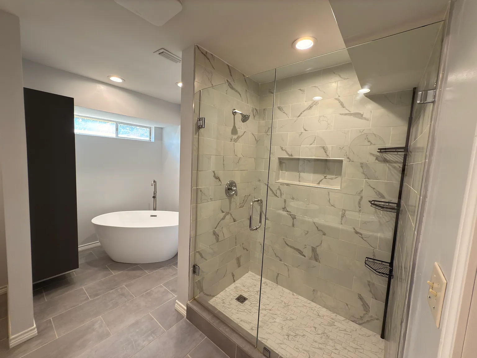 4 bed, 2377 sqft, $2,900 — Photo 2