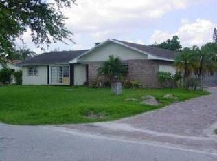 3702 NW 82nd Ave, Coral Springs, FL 33065