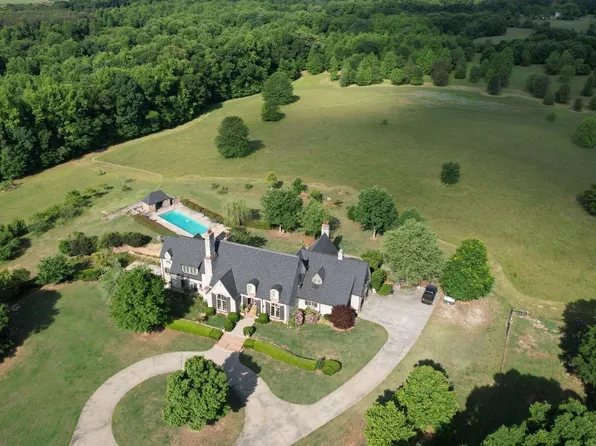 1298 Ray Weaver Rd, Canon, GA 30520