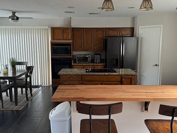 Kitchen & Eating Area