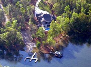 302 Commonwealth Dr, Ninety Six, SC 29666