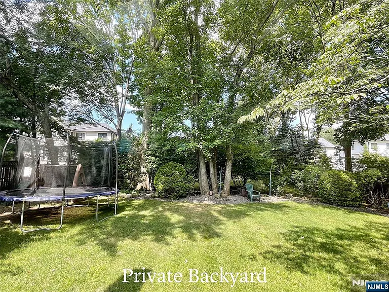 49 Walnut Dr — Photo 16