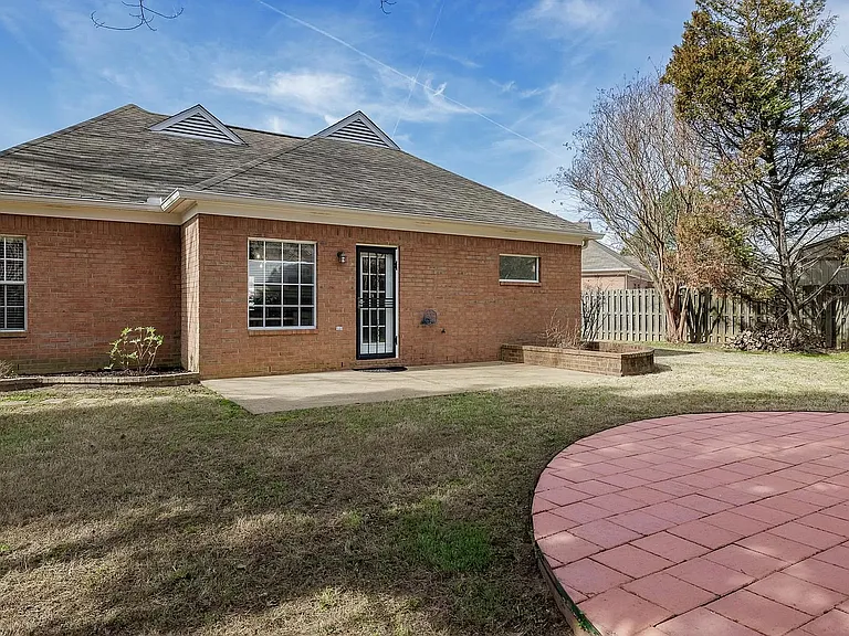 980 Nesting Wood Cir E — Photo 24