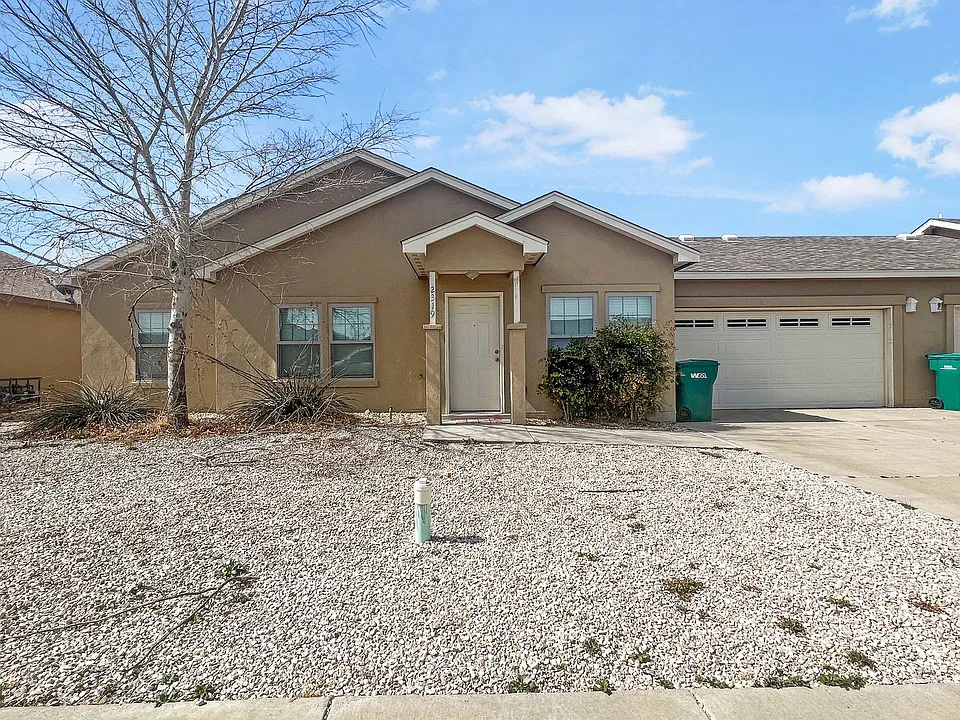 2319-2331 N Desert Willow Ln
