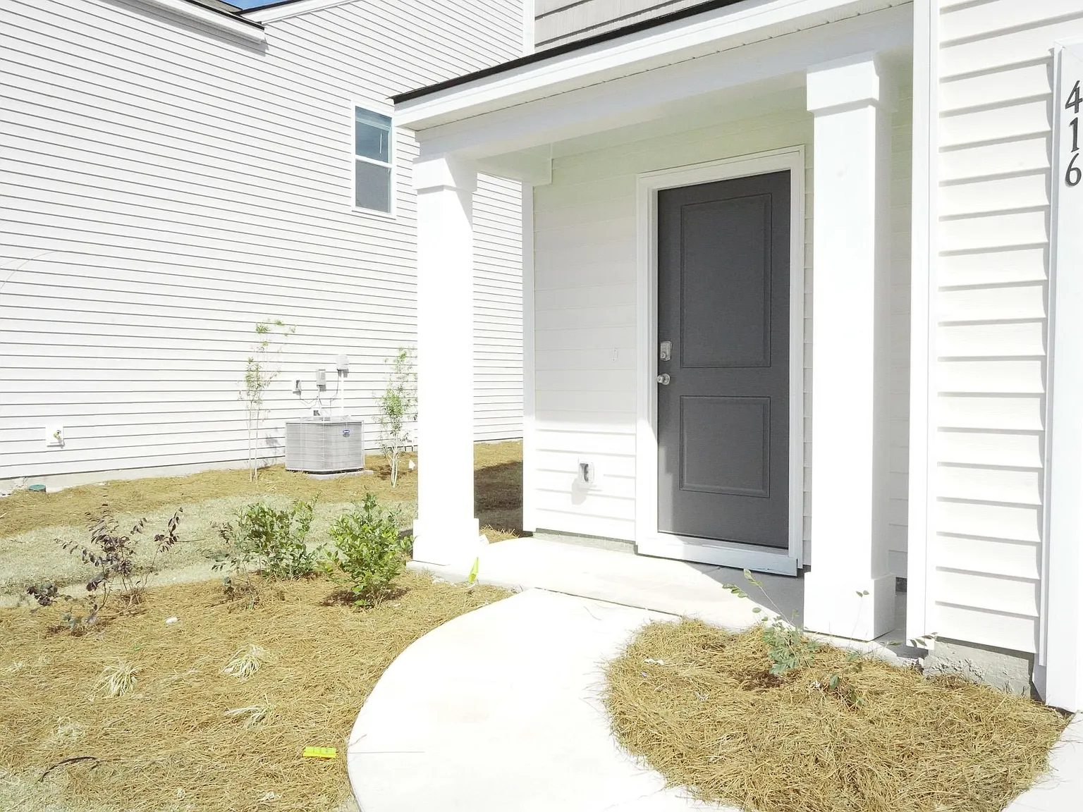 5 bed, 2361 sqft, $2,150 — Photo 3