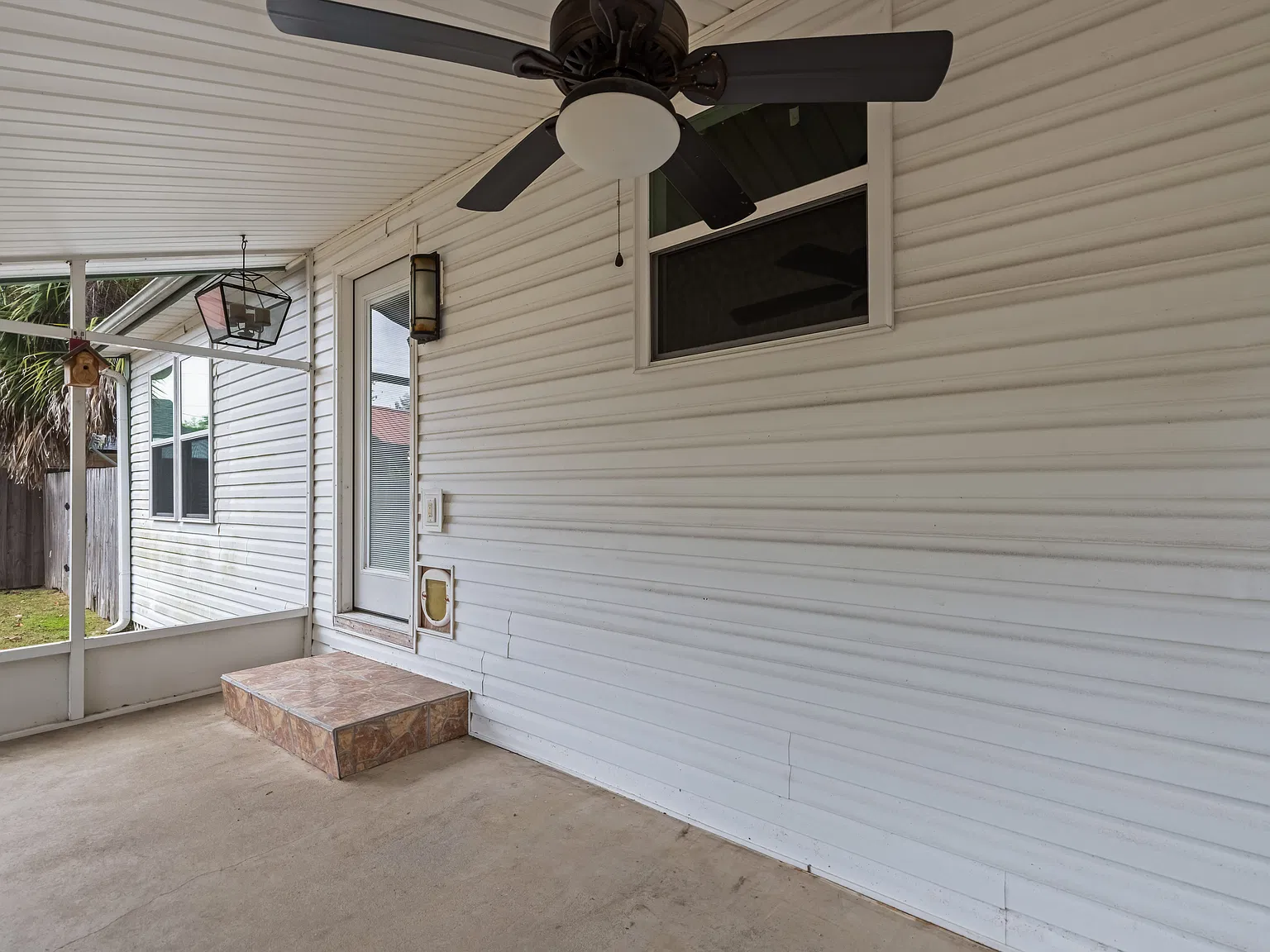3 bed, 1376 sqft, $2,300 — Photo 4