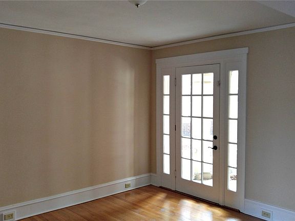 3rd image of 3410 Monument Ave Unit 202