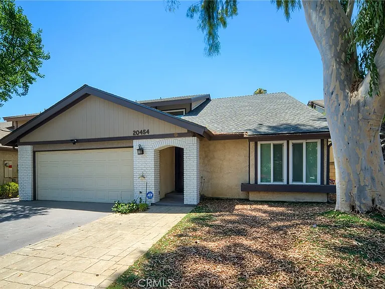 20454 Elkwood St — Photo 49