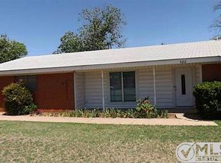922 W Lake Dr, Hamlin, TX 79520