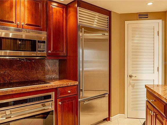 4th image of 1111 N Gulfstream Ave APT 17B