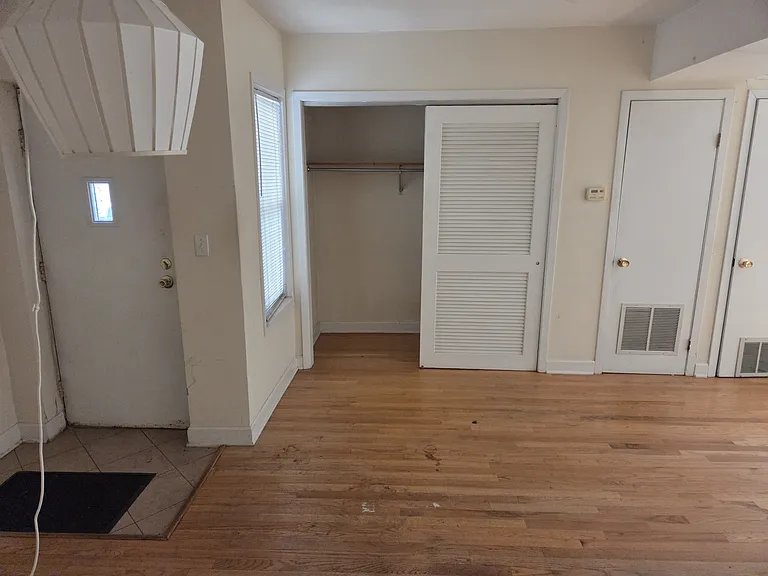 1243 W Hood Ave #1S — Photo 5