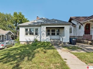 2574 Whitmore St, Omaha, NE 68112