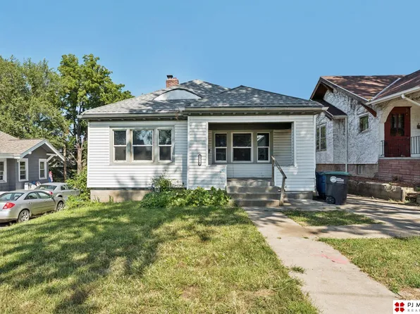 2574 Whitmore St, Omaha, NE 68112