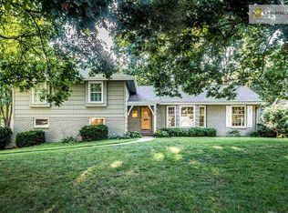 8120 Fontana St, Prairie Village, KS 66208