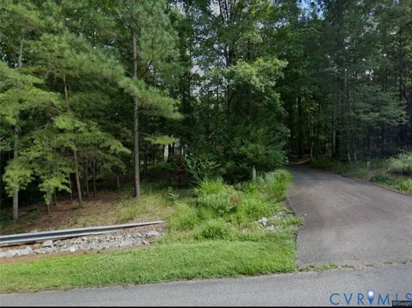 966 Genito West Blvd, Moseley, VA 23120