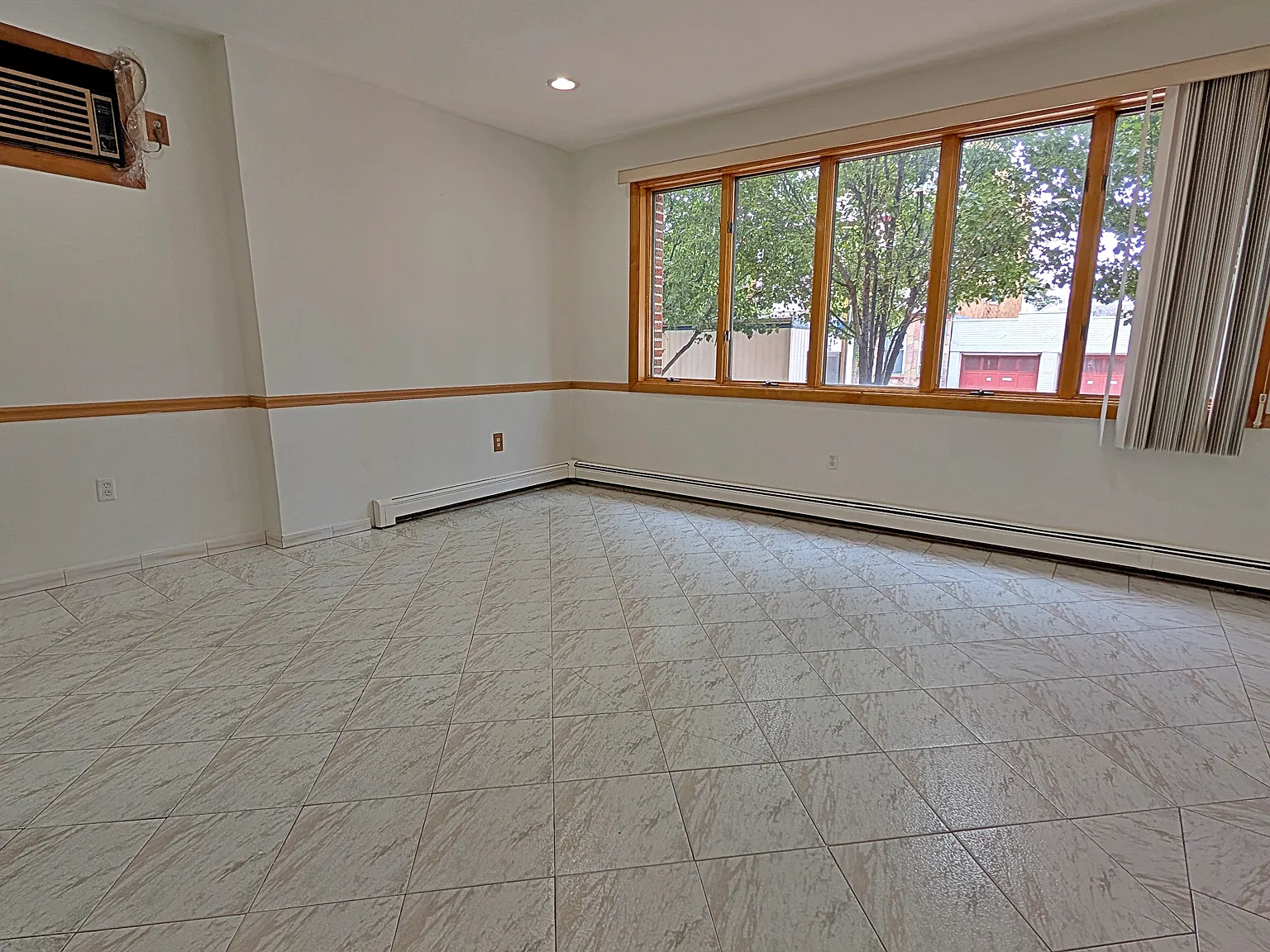 3 bed, 1500 sqft, $2,950 — Photo 3