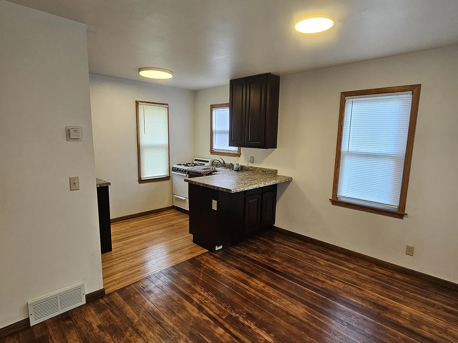1 bed, 450 sqft, $1,850 — Photo 3
